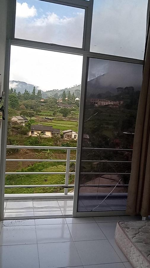 Villa Kaca 88 Cianjur Εξωτερικό φωτογραφία