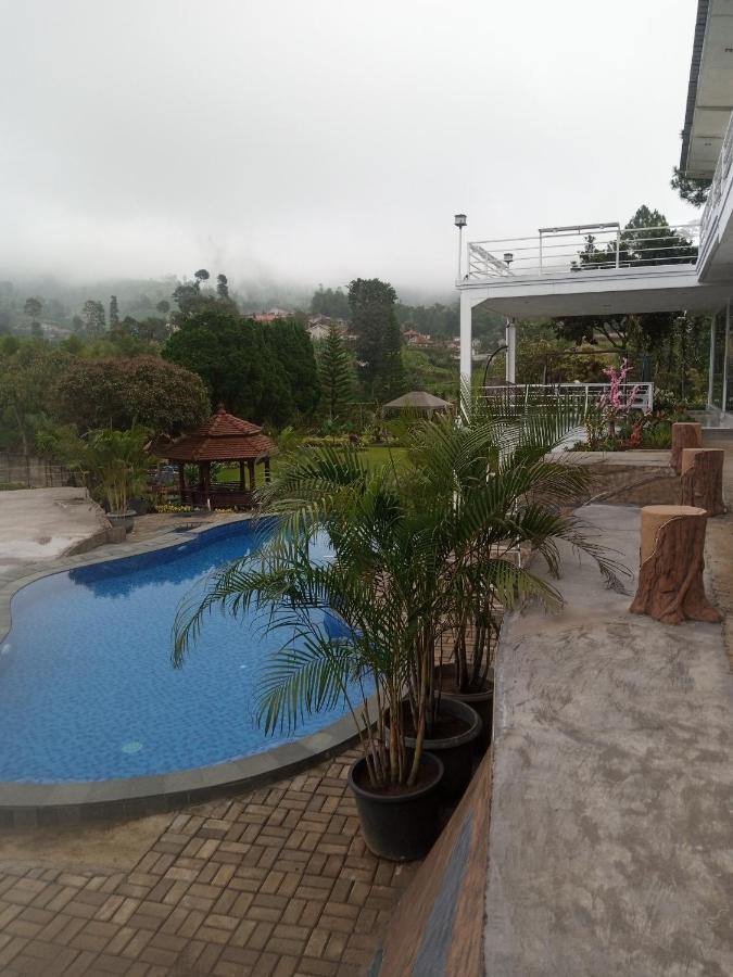 Villa Kaca 88 Cianjur Εξωτερικό φωτογραφία